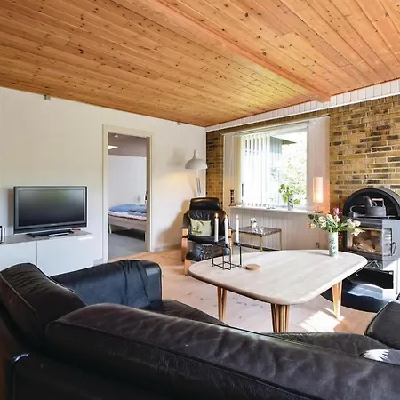 Two-bedroom Holiday In Juelsminde *